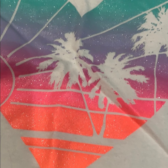 Tank Tops - Picture 2 of 4